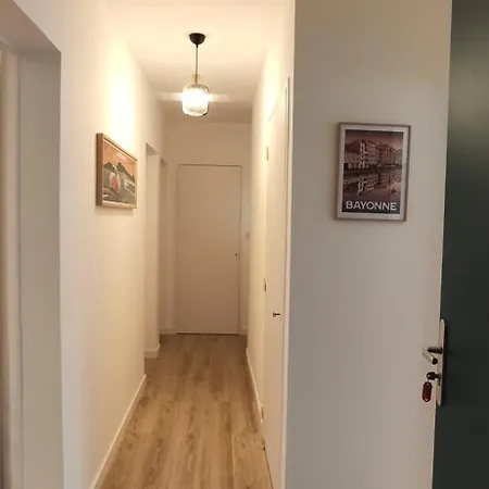 T4 Apartment